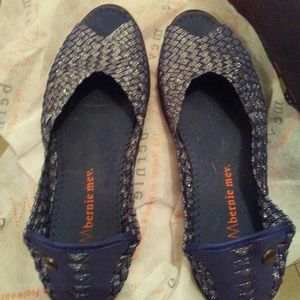 Womens. Size 10 Bernie Mevs woven flats
